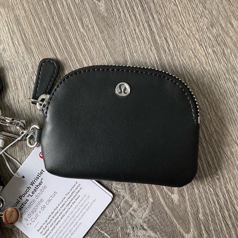 🍋LULULEMON Dual Pouch Wristlet Leather Alternative Black/Silver - Picture 5 of 10